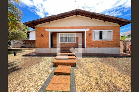 Casa à venda com 192m², 3 quartos e 5 vagasÁrea externa