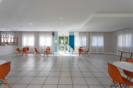 Apartamento para alugar com 48m², 2 quartos e 1 vaga Apartamento para alugar com 48m², 2 quartos e 1 vagaÁrea comum - Salão de festas