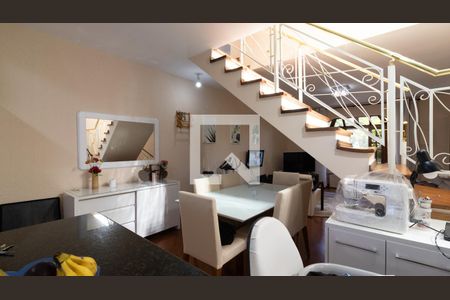 Casa à venda com 200m², 3 quartos e 5 vagas Casa à venda com 200m², 3 quartos e 5 vagasCozinha