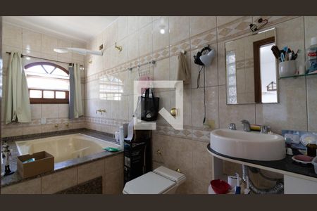 Casa à venda com 200m², 3 quartos e 5 vagas Casa à venda com 200m², 3 quartos e 5 vagasBanheiro da Suíte