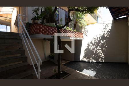 Casa à venda com 200m², 3 quartos e 5 vagas Casa à venda com 200m², 3 quartos e 5 vagasGaragem