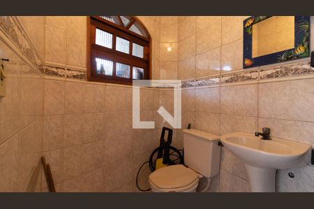 Casa à venda com 200m², 3 quartos e 5 vagas Casa à venda com 200m², 3 quartos e 5 vagasBanheiro de serviço 2