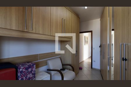 Casa à venda com 200m², 3 quartos e 5 vagas Casa à venda com 200m², 3 quartos e 5 vagasQuarto 2