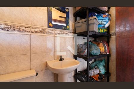 Casa à venda com 200m², 3 quartos e 5 vagas Casa à venda com 200m², 3 quartos e 5 vagasBanheiro de serviço 2