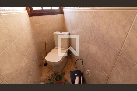 Casa à venda com 200m², 3 quartos e 5 vagas Casa à venda com 200m², 3 quartos e 5 vagasBanheiro de serviço 1