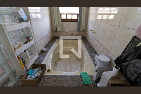 Casa à venda com 200m², 3 quartos e 5 vagas Casa à venda com 200m², 3 quartos e 5 vagasBanheiro da Suíte