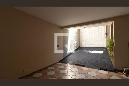 Casa à venda com 200m², 3 quartos e 5 vagas Casa à venda com 200m², 3 quartos e 5 vagasGaragem