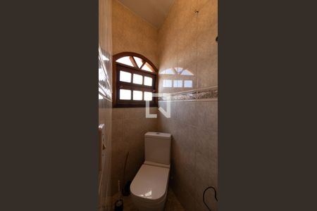 Casa à venda com 200m², 3 quartos e 5 vagas Casa à venda com 200m², 3 quartos e 5 vagasBanheiro de serviço 1