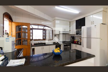 Casa à venda com 200m², 3 quartos e 5 vagas Casa à venda com 200m², 3 quartos e 5 vagasCozinha