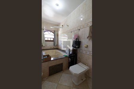 Casa à venda com 200m², 3 quartos e 5 vagas Casa à venda com 200m², 3 quartos e 5 vagasBanheiro da Suíte