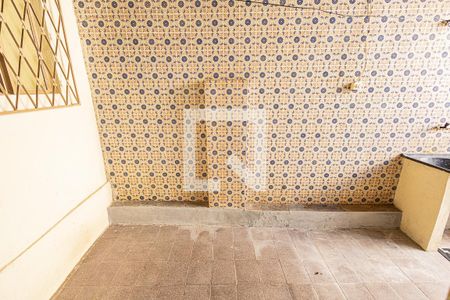 Casa à venda com 90m², 4 quartos e sem vagaArea de serviço / quintal