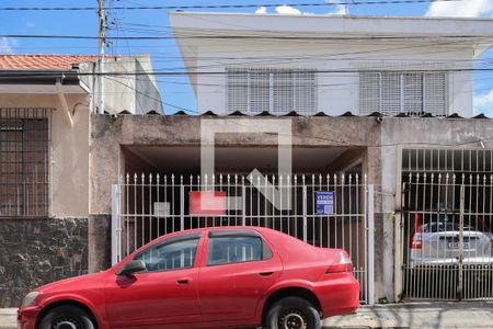 Casa à venda com 100m², 2 quartos e 2 vagasFachada + plaquinha