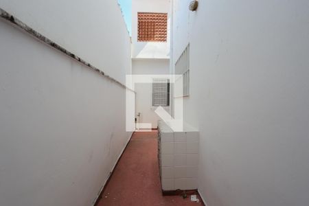 Casa à venda com 100m², 2 quartos e 2 vagasQuintal