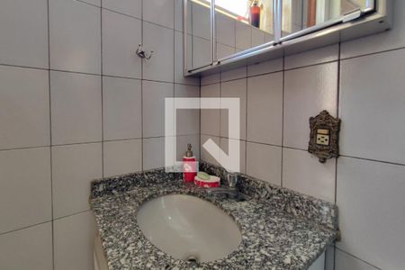 Casa à venda com 420m², 6 quartos e 7 vagasBanheiro Suíte 2