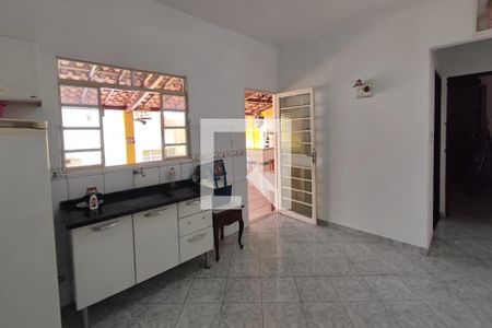Casa à venda com 420m², 6 quartos e 7 vagasEdícula - Cozinha