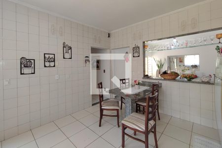 Casa à venda com 420m², 6 quartos e 7 vagasCozinha