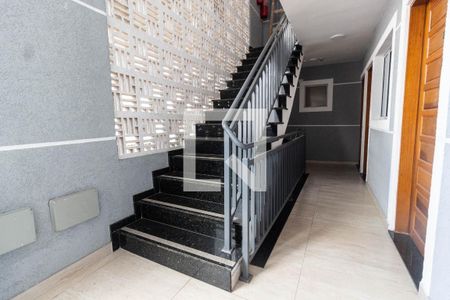 Apartamento para alugar com 34m², 2 quartos e sem vaga Apartamento para alugar com 34m², 2 quartos e sem vagaEscada