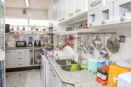 Apartamento à venda com 141m², 2 quartos e 1 vagaCozinha e Área de Serviço