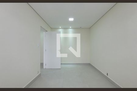 Casa à venda com 300m², 5 quartos e 3 vagas Casa à venda com 300m², 5 quartos e 3 vagasQuarto 4