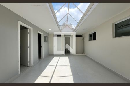 Casa à venda com 300m², 5 quartos e 3 vagas Casa à venda com 300m², 5 quartos e 3 vagasQuintal