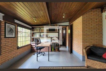 Casa à venda com 300m², 5 quartos e 3 vagas Casa à venda com 300m², 5 quartos e 3 vagasSala 3