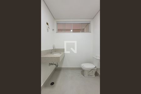 Casa à venda com 300m², 5 quartos e 3 vagas Casa à venda com 300m², 5 quartos e 3 vagasBanheiro