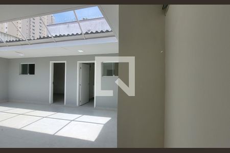 Casa à venda com 300m², 5 quartos e 3 vagas Casa à venda com 300m², 5 quartos e 3 vagasVista