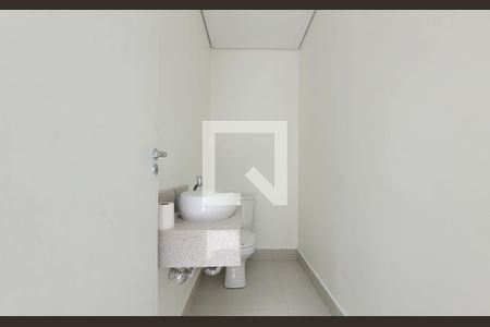 Casa à venda com 300m², 5 quartos e 3 vagas Casa à venda com 300m², 5 quartos e 3 vagasBanheiro de Serviço