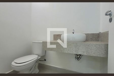 Casa à venda com 300m², 5 quartos e 3 vagas Casa à venda com 300m², 5 quartos e 3 vagasBanheiro da suíte