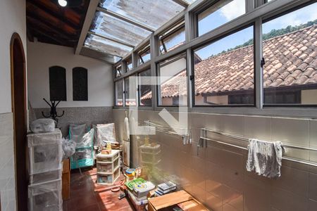 Casa à venda com 260m², 3 quartos e 2 vagasÁrea de Serviço