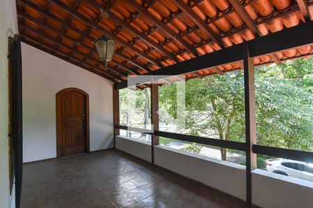 Casa à venda com 260m², 3 quartos e 2 vagasvaranda