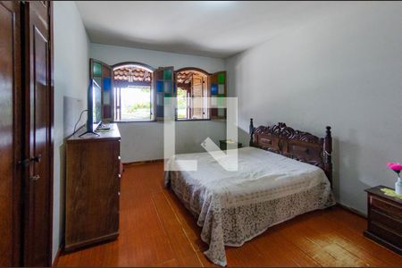 Casa à venda com 368m², 4 quartos e 4 vagasSuíte 2