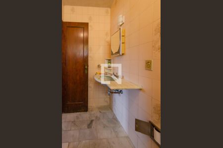 Casa à venda com 368m², 4 quartos e 4 vagasBanheiro da Suíte 2