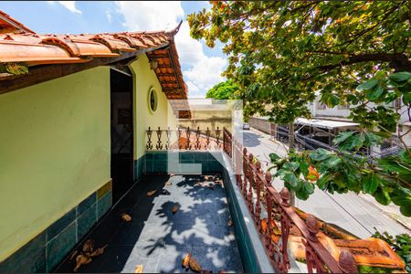 Casa à venda com 368m², 4 quartos e 4 vagasVaranda