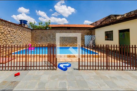 Casa à venda com 368m², 4 quartos e 4 vagasÁrea externa