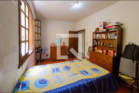 Casa à venda com 368m², 4 quartos e 4 vagasSuíte 1