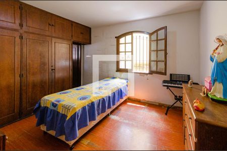 Casa à venda com 368m², 4 quartos e 4 vagasSuíte 1