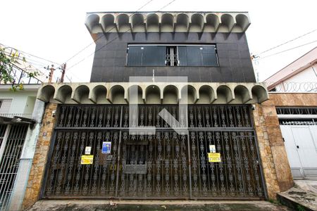 Casa à venda com 340m², 3 quartos e 3 vagasFachada