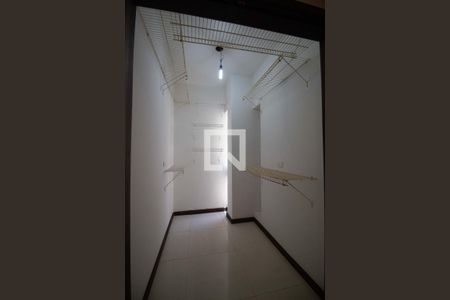 Apartamento à venda com 279m², 4 quartos e 2 vagasCorredor