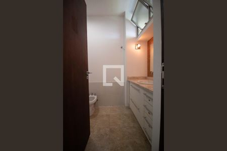 Apartamento à venda com 279m², 4 quartos e 2 vagasBanheiro da Suíte 1