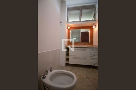 Apartamento à venda com 279m², 4 quartos e 2 vagasBanheiro da Suíte 1