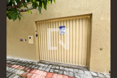 Casa à venda com 360m², 3 quartos e 6 vagasFachada