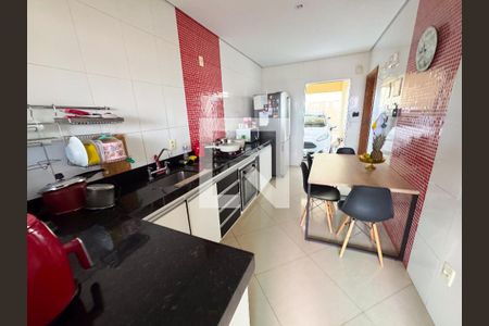 Casa à venda com 360m², 3 quartos e 6 vagasCozinha