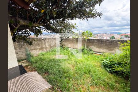 Casa à venda com 360m², 3 quartos e 6 vagasQuintal 