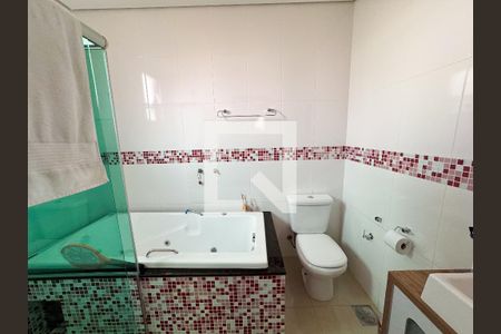 Casa à venda com 360m², 3 quartos e 6 vagasBanheiro da Suíte