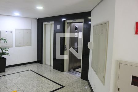Apartamento para alugar com 74m², 3 quartos e 1 vagaHall social