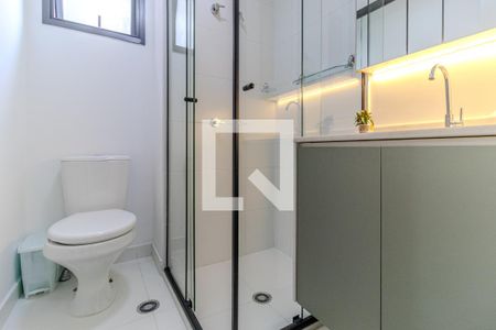 Banheiro de kitnet/studio para alugar com 1 quarto, 20m² em República, São Paulo