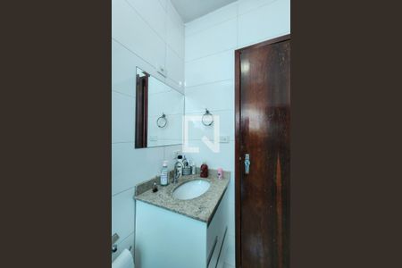 Casa à venda com 200m², 4 quartos e 2 vagasBanheiro - Casa 2