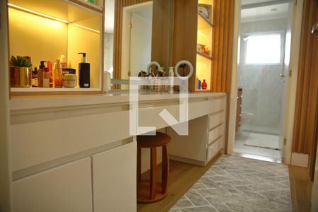 Apartamento à venda com 118m², 2 quartos e 2 vagasCloset da suíte 1