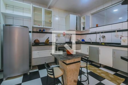 Casa para alugar com 200m², 4 quartos e 4 vagasCozinha